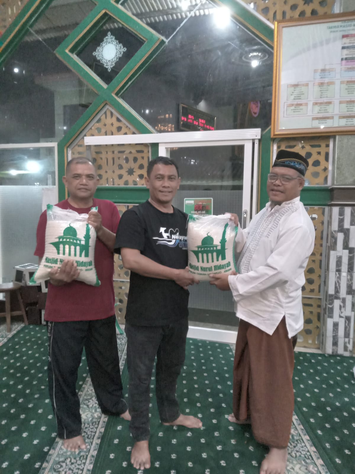 Pembagian Zakat Fitrah Masjid Nurul Hidayah 2025